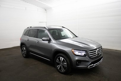 New 2025 Mercedes-Benz GLB 250