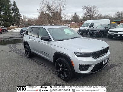New 2025 Jeep Grand Cherokee Limited w/ Black Appearance Package