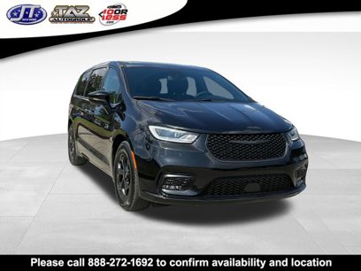 Used 2023 Chrysler Pacifica Touring-L w/ S Appearance Package