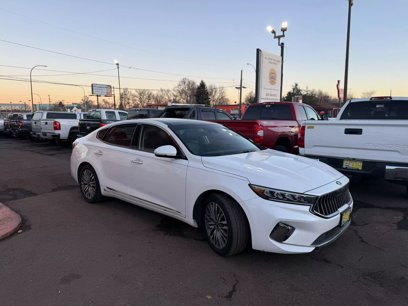 Used 2020 Kia Cadenza Technology