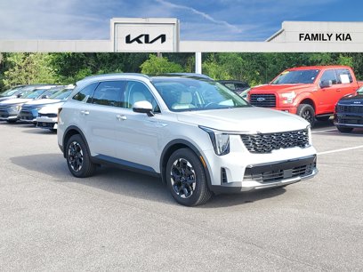 Certified 2025 Kia Sorento S w/ Panoramic Sunroof Package