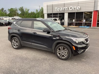 Used 2023 Kia Seltos S w/ Navigation Package