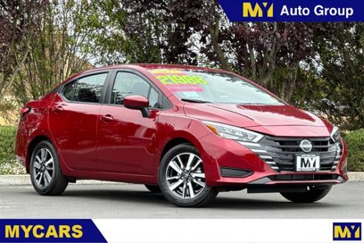 New 2025 Nissan Versa SV w/ Trunk Package