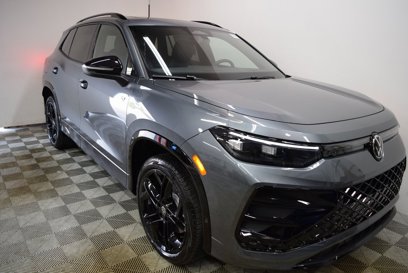 New 2025 Volkswagen Tiguan SE R-Line