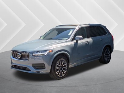 Used 2022 Volvo XC90 T6 Momentum w/ Advanced Package
