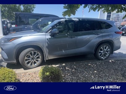 Used 2021 Toyota Highlander Limited