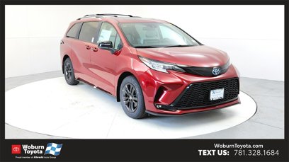 New 2025 Toyota Sienna XSE