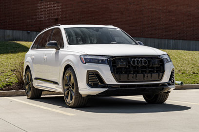 New 2025 Audi Q7 3.0T Prestige
