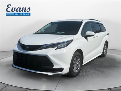 Used 2022 Toyota Sienna LE
