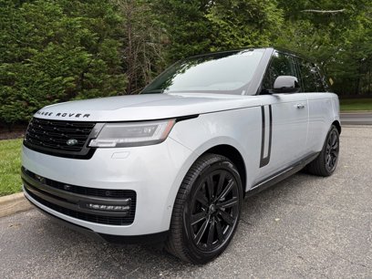 New 2025 Land Rover Range Rover SE