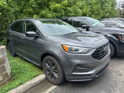 Used 2022 Ford Edge SE w/ Black Appearance Package