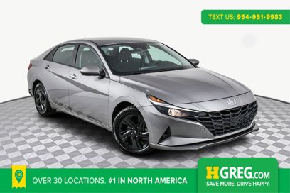 Used 2022 Hyundai Elantra SEL w/ Preferred Accessory Package