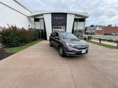 New 2025 GMC Yukon Denali w/ Sun & Power Step Package