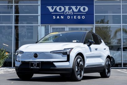 New 2025 Volvo EX30 Plus