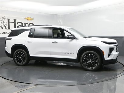 New 2025 Chevrolet Traverse LT w/ Sun and Wheel Package