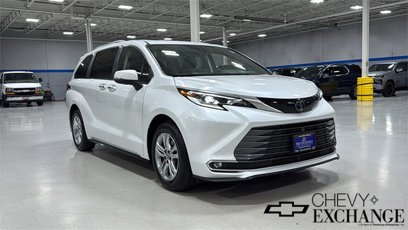 Used 2022 Toyota Sienna Platinum