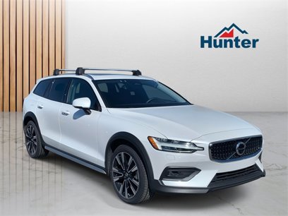 Certified 2023 Volvo V60 B5 Cross Country Ultimate w/ Climate Package