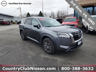 Certified 2022 Nissan Pathfinder SV w/ SV Premium Package