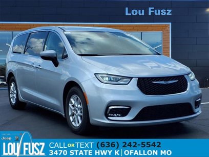Used 2023 Chrysler Pacifica Touring-L