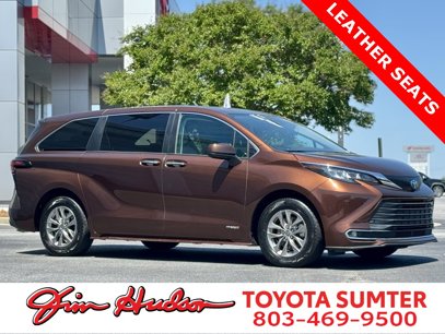 Used 2021 Toyota Sienna XLE