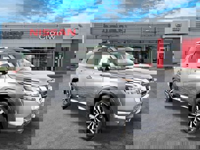 New 2025 Nissan Pathfinder Platinum w/ Cargo Package