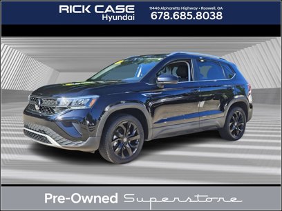 Used 2023 Volkswagen Taos SE w/ Black Wheel Package