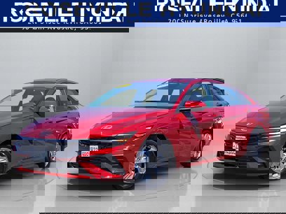 Certified 2025 Hyundai Elantra SE