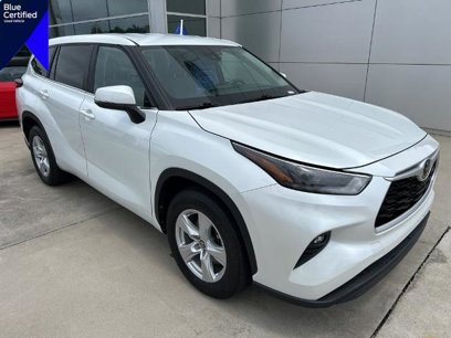 Used 2023 Toyota Highlander LE