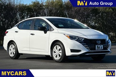 New 2025 Nissan Versa S w/ Trunk Package
