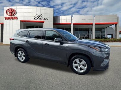 Used 2022 Toyota Highlander LE