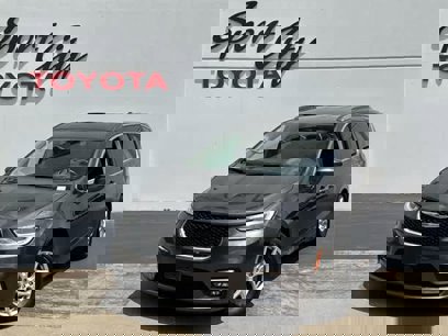Used 2021 Chrysler Pacifica Touring-L