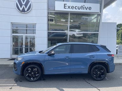 New 2025 Volkswagen Tiguan SE R-Line