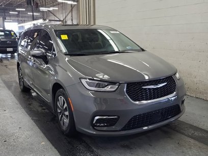 Used 2023 Chrysler Pacifica Limited