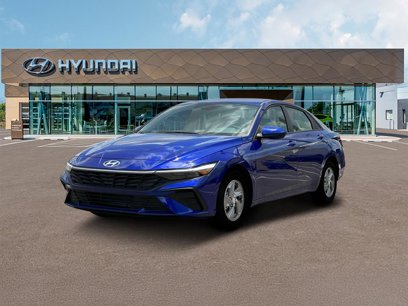 New 2025 Hyundai Elantra SE