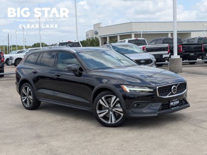 Used 2023 Volvo V60 B5 Cross Country Plus