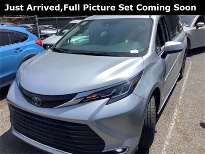 Certified 2021 Toyota Sienna XLE