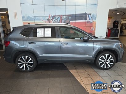 Certified 2024 Volkswagen Taos SE w/ Panoramic Sunroof Package