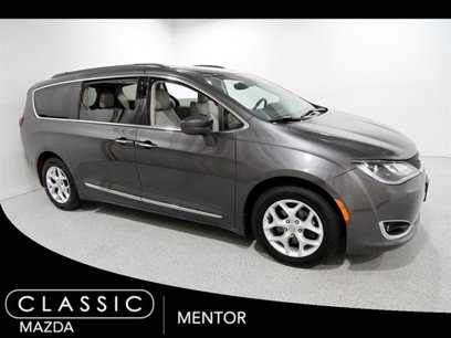 Used 2017 Chrysler Pacifica Touring-L w/ Tire & Wheel Group