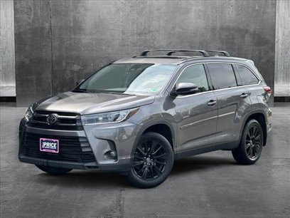 Used 2019 Toyota Highlander SE