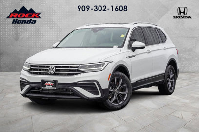 Used 2024 Volkswagen Tiguan SE w/ Panoramic Sunroof Package