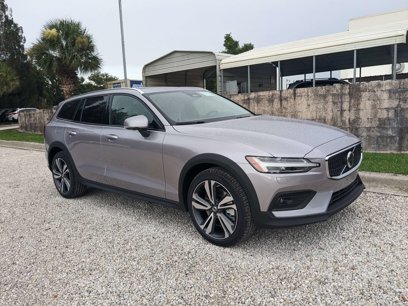 New 2026 Volvo V60 B5 Cross Country Plus w/ Protection Package Premier