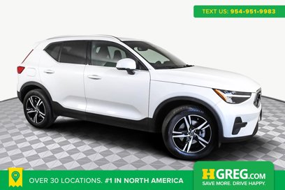 Used 2025 Volvo XC40 B5 Core