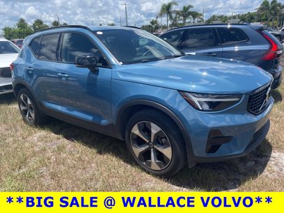 Used 2024 Volvo XC40 B5 Core