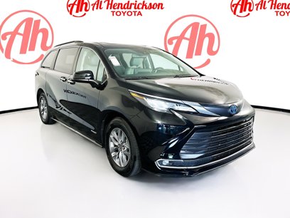 Used 2021 Toyota Sienna XLE