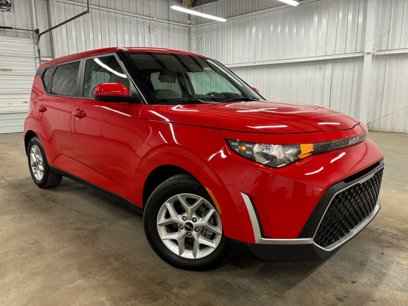 Used 2023 Kia Soul LX w/ LX Technology Package