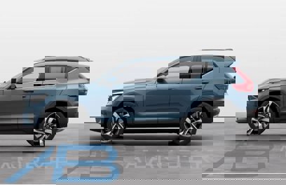 New 2025 Volvo XC40 B5 Ultra w/ Climate Package
