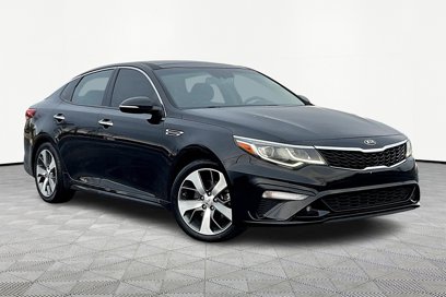Used 2019 Kia Optima S w/ S Panoramic Sunroof Package