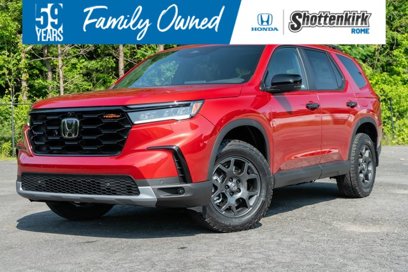New 2025 Honda Pilot TrailSport