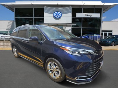 Used 2022 Toyota Sienna Platinum