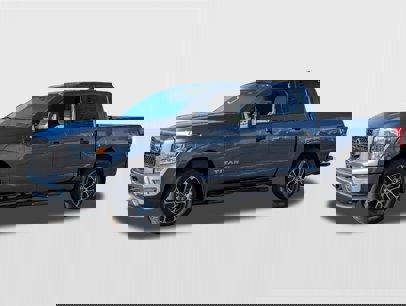 New 2024 Nissan Titan SV w/ SV Convenience Package